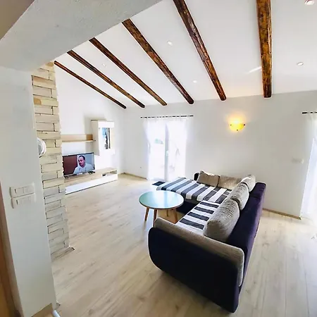 Karlo Auf Zwei Wohnebenen, Mit Meerblick Apartman