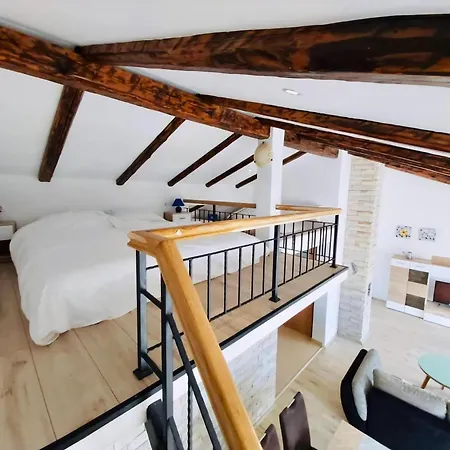 Karlo Auf Zwei Wohnebenen, Mit Meerblick Apartman